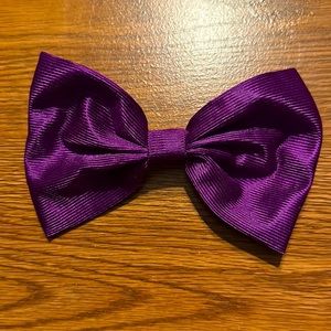 4 pc hair bows/pins. Blue, red, brown, and purple.